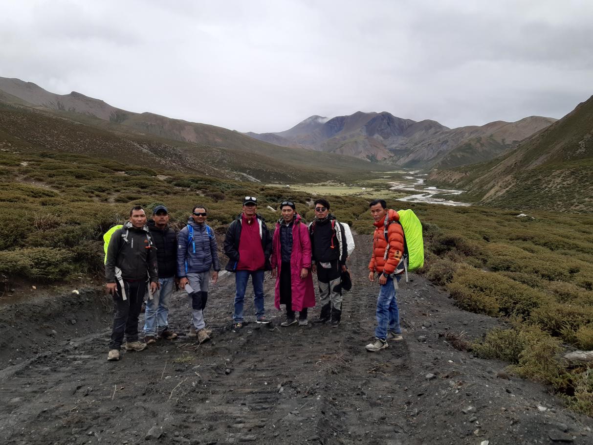 प्राविधिक,कर्मचारि र जनप्रतिनिधिहरू माेटर वाटाे फिल्ड अनुगमन 