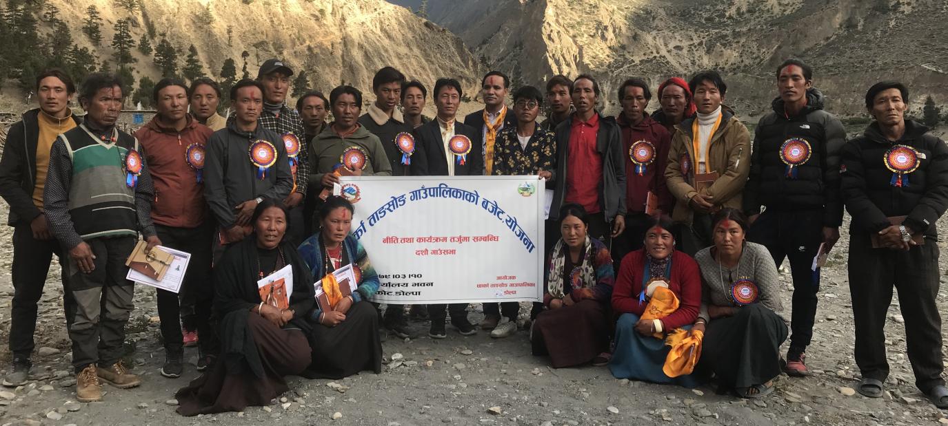 दशौ गाउँसभा सम्पन्न पछि जनप्रतिनिधिहरुको एक तस्विर ।